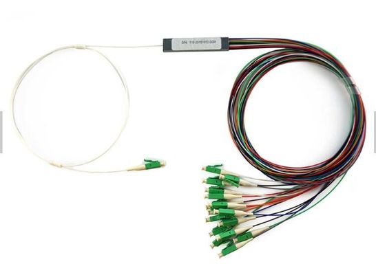 FTTH 1x2 1x4 1x8 1x16 SC UPC APCのコネクターの繊維光学PLCのディバイダー
