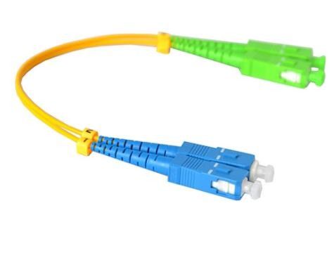 SC/UPC FTTHのための複式アパートSM DXの光ファイバケーブルへのSC/UPC